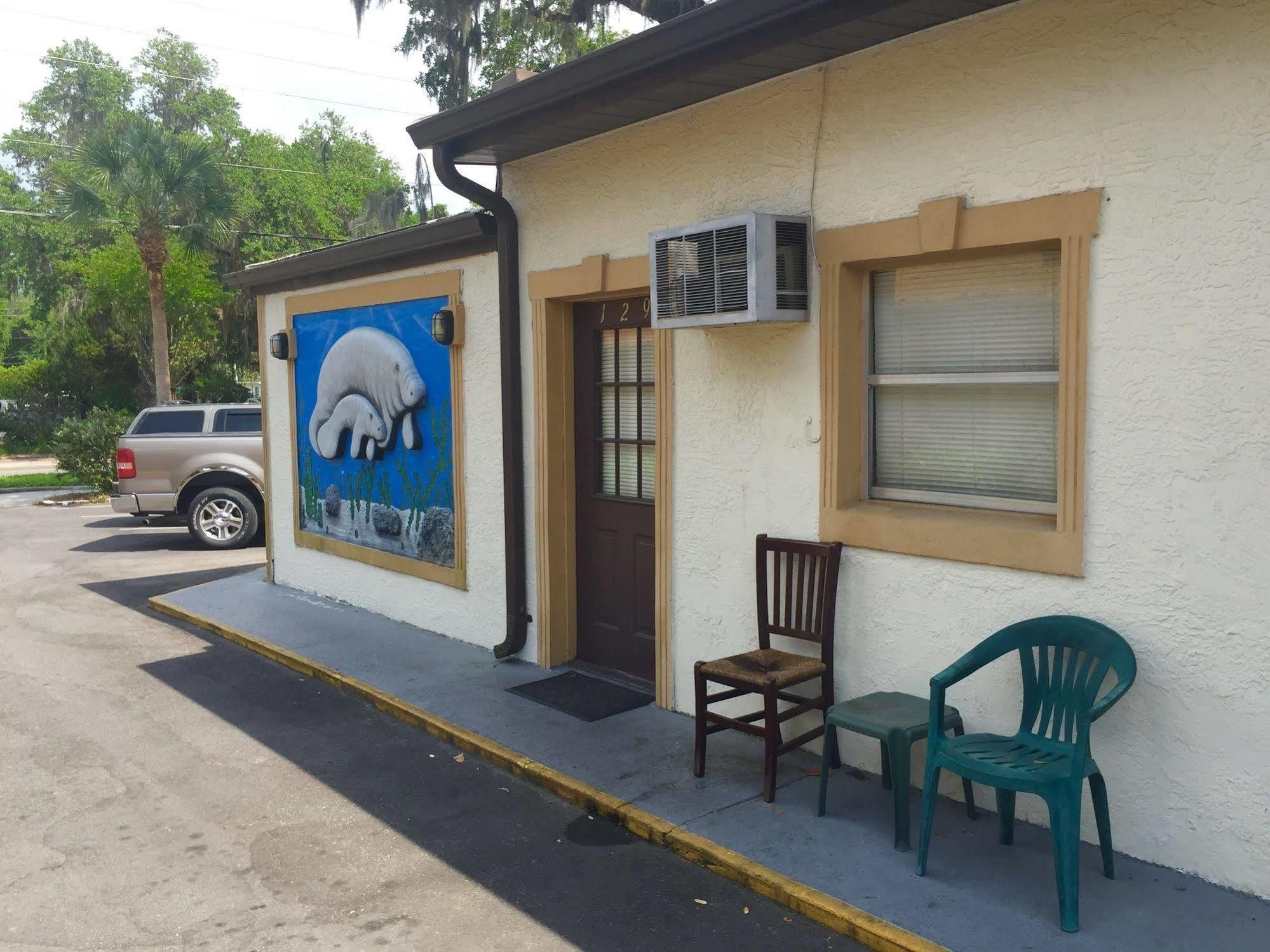 Crystal Manatee Motel Crystal River Buitenkant foto